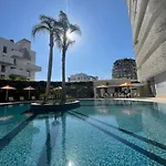 Modern Apartment With Pool At Cfc