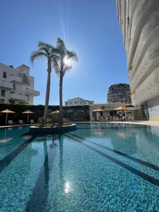 Modern With Pool At Cfc *